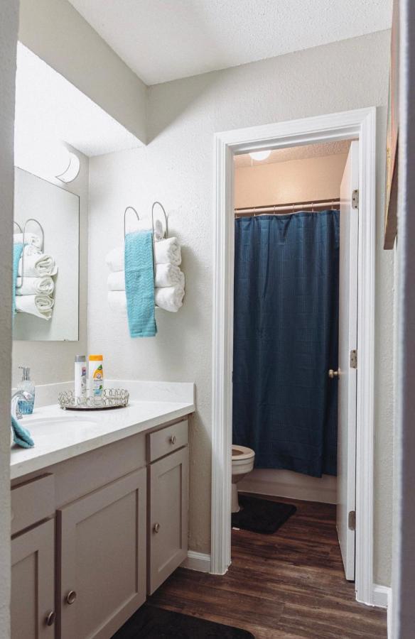 Premium Styled 2 Bedroom Apt In The Heart Of The Heights Houston Zewnętrze zdjęcie