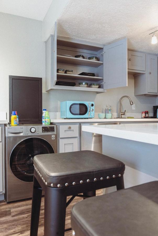 Premium Styled 2 Bedroom Apt In The Heart Of The Heights Houston Zewnętrze zdjęcie